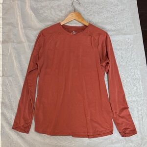 Kuhl SOLIS™ LONG SLEEVE CREW
Lightweight, quick-dry with UPF protection